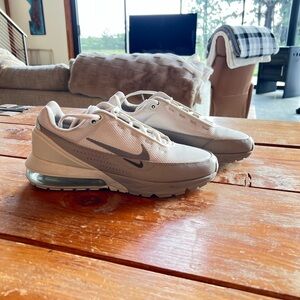 Nike Air Max Pulse Size 11